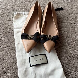 Gucci Nude Leather Bee Flats with Black Bow